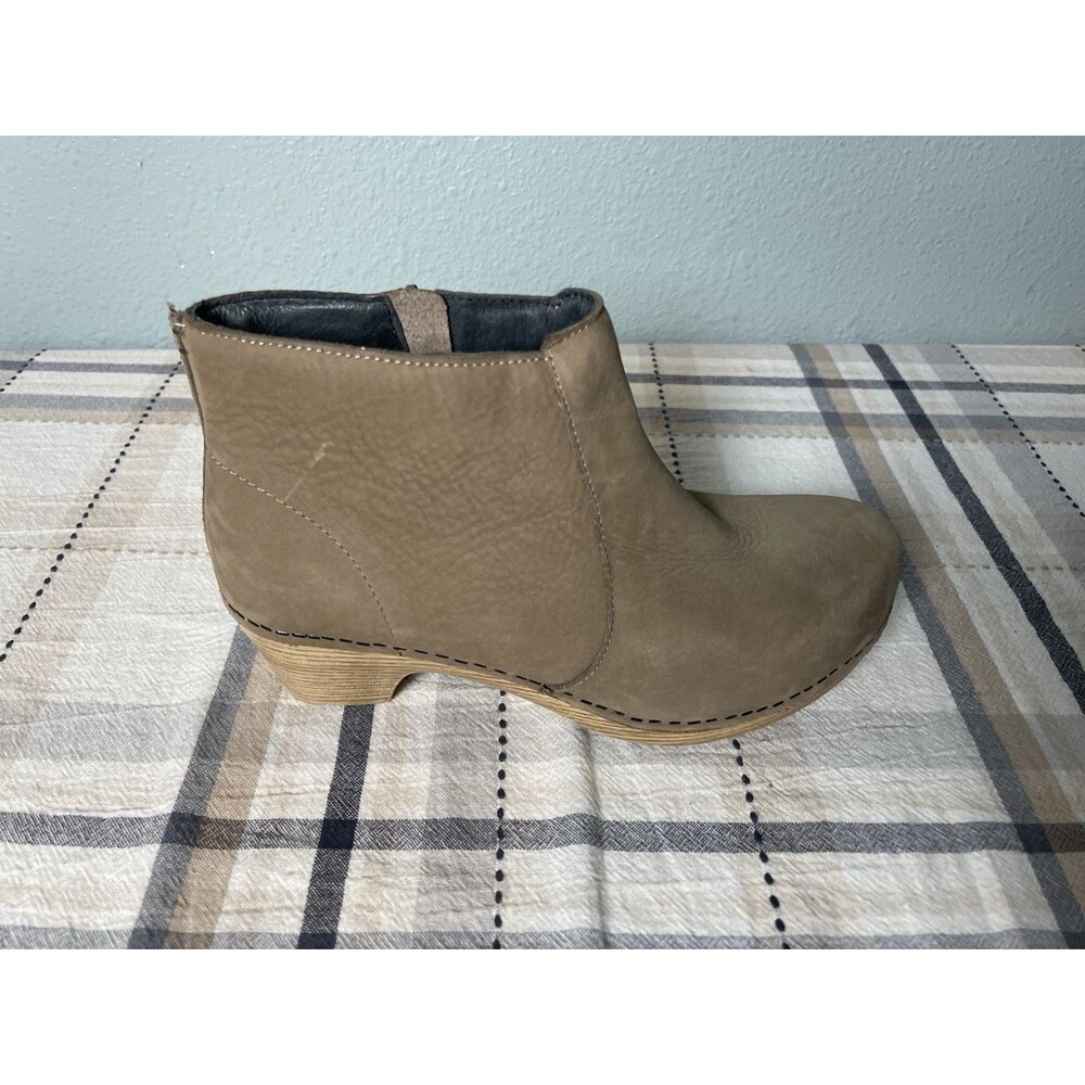 Dansko Maria Ankle Boots Womens Size 39 US 8.5 Beige Leather Side Zip Block Heel - Picture 4 of 10